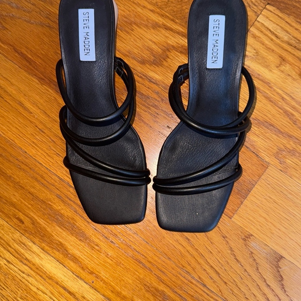 Steve Madden Black Assured Women's Sandals - Picture 13 of 13